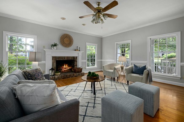 How can you decorate a UK home in a sustainable and eco-friendly way?